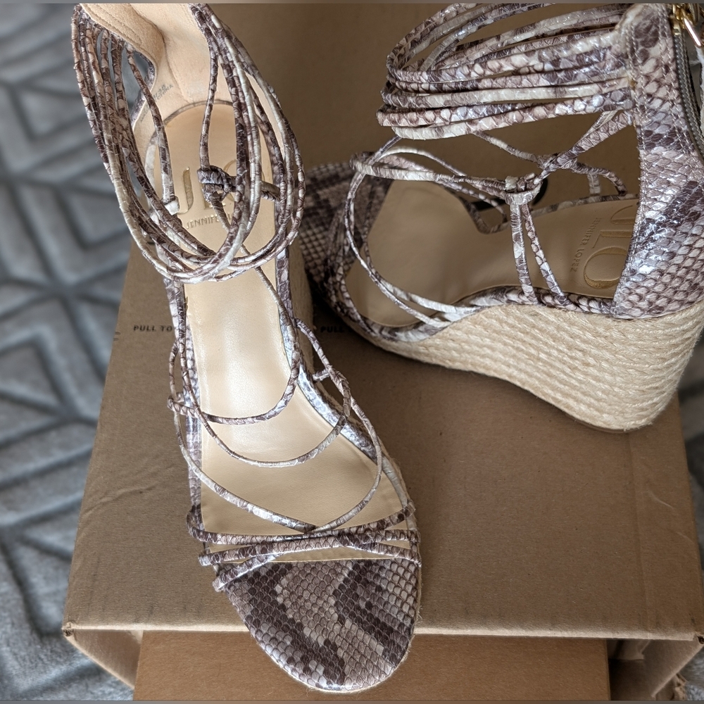 J Lo Callie Wedge Espadrilles Strappy Ankle Wrap Around Sandal Heel Size 7.5 NEW
